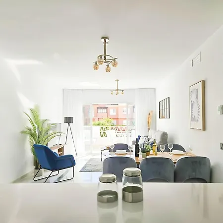 Modern 3 Bedroom In Puerto Banus Apartment *