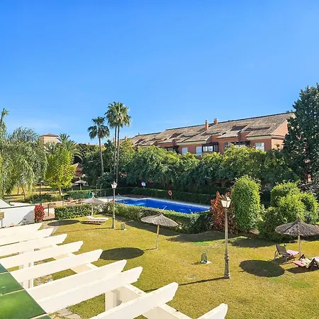 Modern 3 Bedroom In Puerto Banus Apartment *